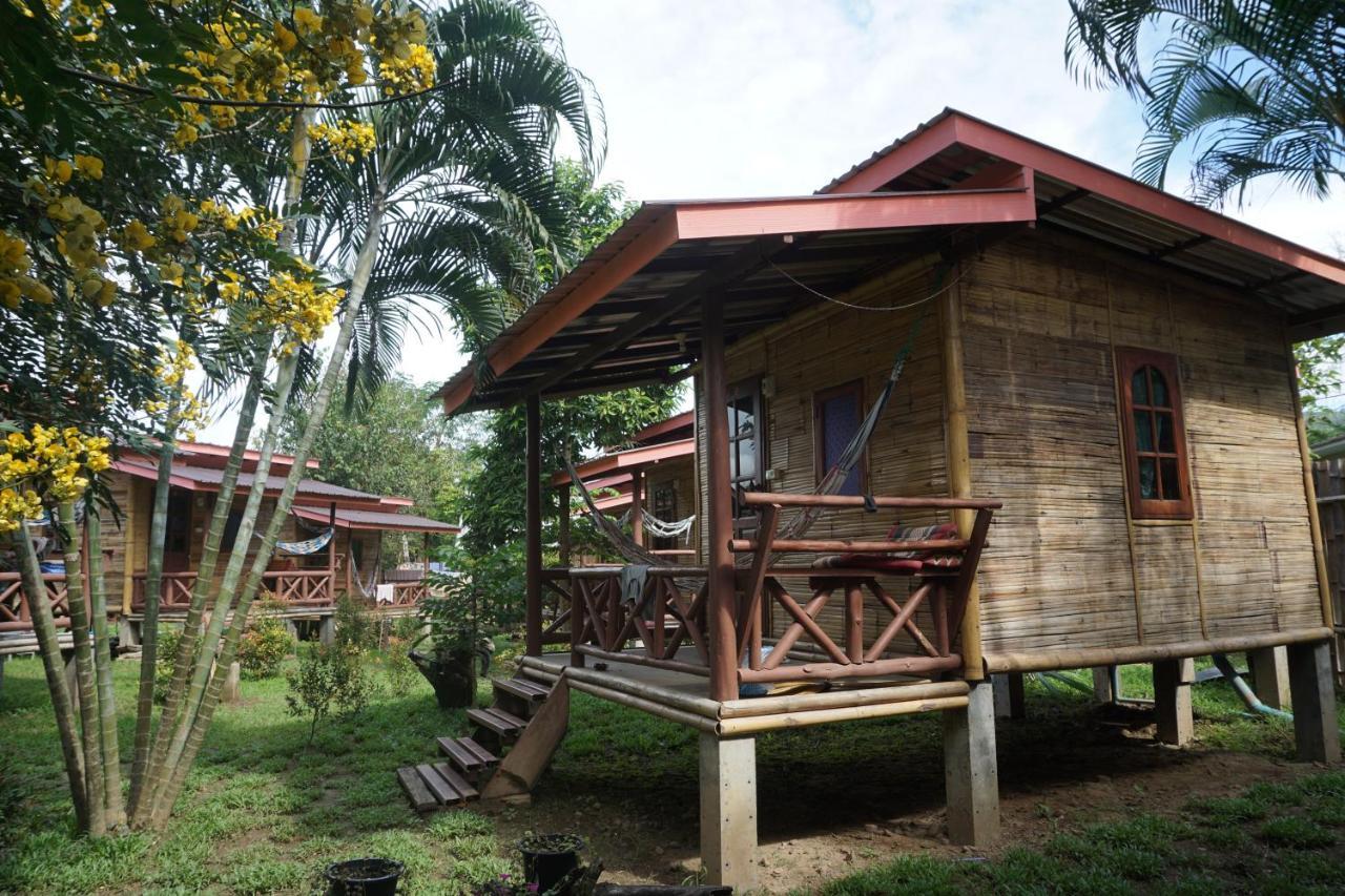 Отель Family Hut Пай Экстерьер фото